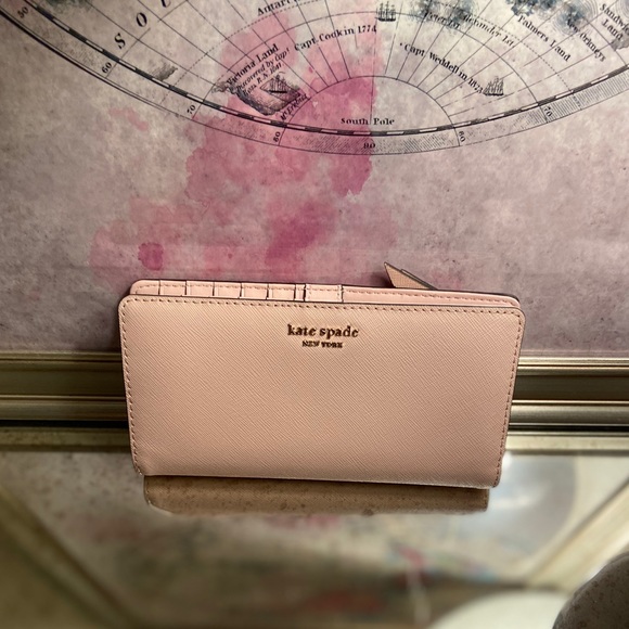 Kate Spade Wallet - Picture 1 of 7